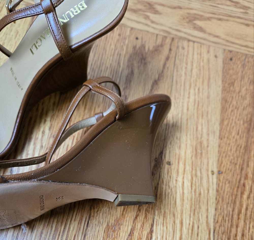 NIB Bruno Magli Women's Brown and Cream Sandals - Picture 3 of 11